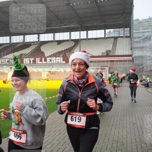 07.12.2025 - St. Pauli X-Mass-Run No. 15 Fabian Wolf http://msf.ph/oto/9409444 07.12.2025 11:09:05 Ziel 335, 338, 341, 495, 496, 619, 1136, 1138, 1140, 1205, 1211, 1502, 1511, 1574, 2070, 2879, 2898 meine-sportfotos.de