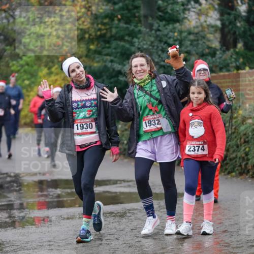 07.12.2025 - St. Pauli X-Mass-Run No. 15 Michael Burmester http://msf.ph/oto/9409450 07.12.2025 11:28:12 Laufen 15, 1930, 1932, 15, 2374 meine-sportfotos.de