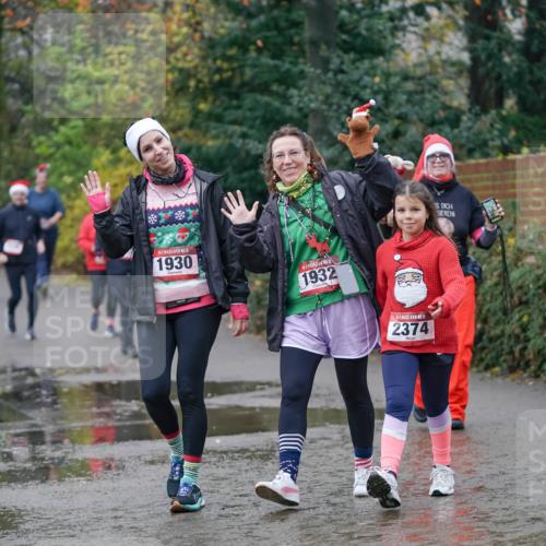 07.12.2025 - St. Pauli X-Mass-Run No. 15 Michael Burmester http://msf.ph/oto/9409453 07.12.2025 11:28:13 Laufen 15, 1930, 1932, 15, 2374 meine-sportfotos.de