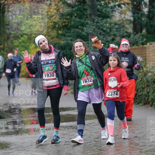 07.12.2025 - St. Pauli X-Mass-Run No. 15 Michael Burmester http://msf.ph/oto/9409456 07.12.2025 11:28:13 Laufen 15, 1930, 1932, 15, 2374 meine-sportfotos.de