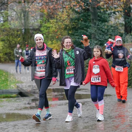 07.12.2025 - St. Pauli X-Mass-Run No. 15 Michael Burmester http://msf.ph/oto/9409462 07.12.2025 11:28:13 Laufen 15, 1930, 1932, 2374, 3021 meine-sportfotos.de