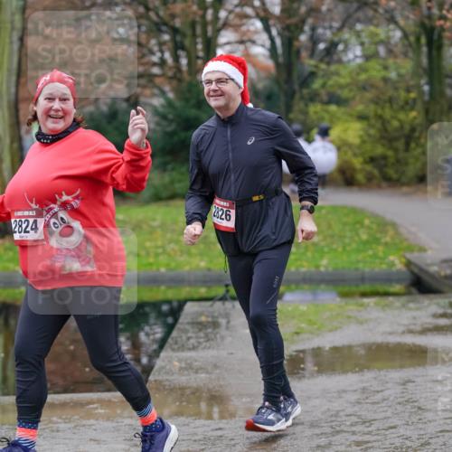 07.12.2025 - St. Pauli X-Mass-Run No. 15 Michael Burmester http://msf.ph/oto/9409559 07.12.2025 11:28:24 Laufen 2824, 00, 2826 meine-sportfotos.de
