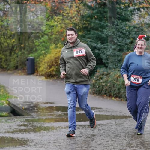 07.12.2025 - St. Pauli X-Mass-Run No. 15 Michael Burmester http://msf.ph/oto/9409569 07.12.2025 11:28:25 Laufen 933, 926 meine-sportfotos.de