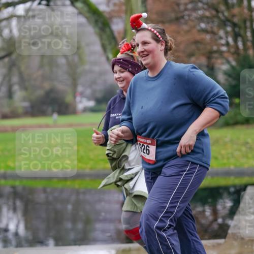 07.12.2025 - St. Pauli X-Mass-Run No. 15 Michael Burmester http://msf.ph/oto/9409602 07.12.2025 11:28:28 Laufen 5, 26 meine-sportfotos.de
