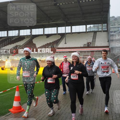 07.12.2025 - St. Pauli X-Mass-Run No. 15 Fabian Wolf http://msf.ph/oto/9409631 07.12.2025 11:09:29 Ziel 59, 66, 266, 330, 971, 1084, 1110, 1463, 1477, 1641, 1851, 1870, 1945, 1974, 2042, 3151, 4190, 4191 meine-sportfotos.de