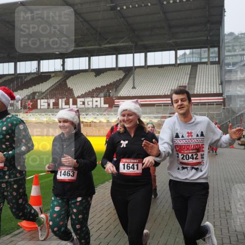 07.12.2025 - St. Pauli X-Mass-Run No. 15 Fabian Wolf http://msf.ph/oto/9409637 07.12.2025 11:09:29 Ziel 59, 66, 266, 330, 971, 1084, 1110, 1463, 1477, 1641, 1851, 1870, 1945, 1974, 2042, 3151, 4190, 4191 meine-sportfotos.de