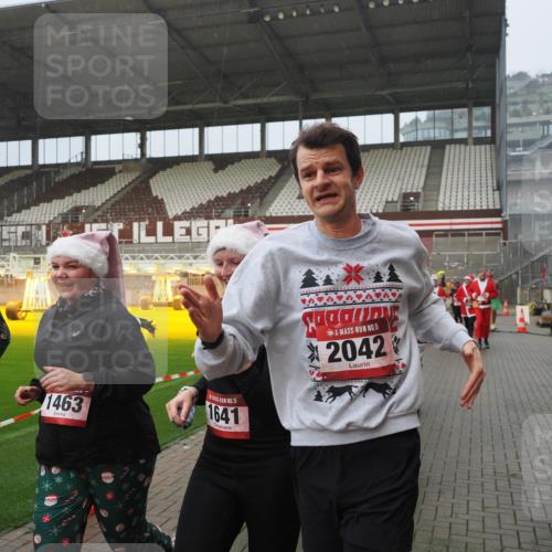 07.12.2025 - St. Pauli X-Mass-Run No. 15 Fabian Wolf http://msf.ph/oto/9409640 07.12.2025 11:09:30 Ziel 59, 66, 266, 330, 971, 1084, 1110, 1463, 1477, 1641, 1851, 1870, 1945, 1974, 2042, 3151, 4190, 4191 meine-sportfotos.de