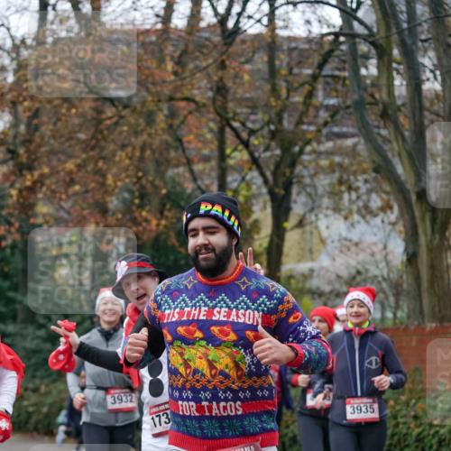 07.12.2025 - St. Pauli X-Mass-Run No. 15 Michael Burmester http://msf.ph/oto/9409642 07.12.2025 09:45:59 Laufen 3932, 173, 15, 4459, 3935 meine-sportfotos.de