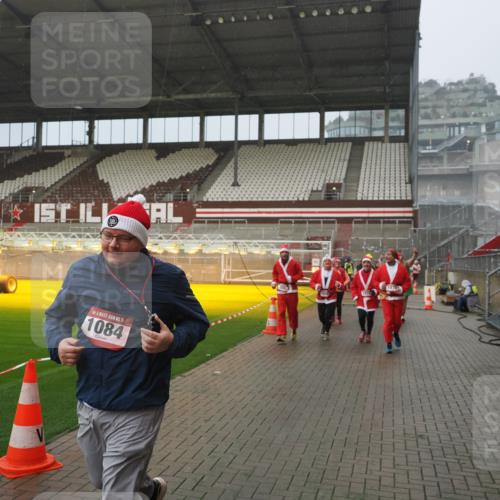 07.12.2025 - St. Pauli X-Mass-Run No. 15 Fabian Wolf http://msf.ph/oto/9409649 07.12.2025 11:09:32 Ziel 59, 66, 266, 330, 971, 1084, 1463, 1477, 1579, 1582, 1641, 1851, 1870, 1945, 1974, 2042, 3151, 4190, 4191 meine-sportfotos.de