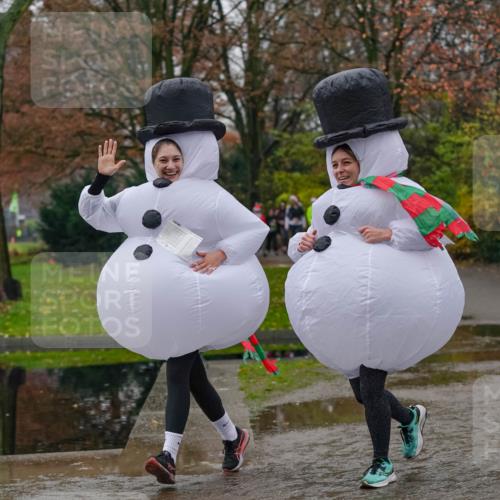07.12.2025 - St. Pauli X-Mass-Run No. 15 Michael Burmester http://msf.ph/oto/9409662 07.12.2025 11:28:41 Laufen  meine-sportfotos.de