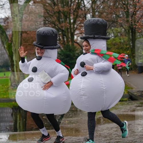 07.12.2025 - St. Pauli X-Mass-Run No. 15 Michael Burmester http://msf.ph/oto/9409665 07.12.2025 11:28:41 Laufen  meine-sportfotos.de