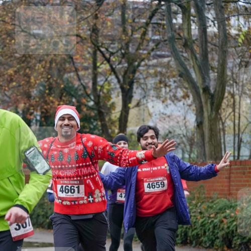 07.12.2025 - St. Pauli X-Mass-Run No. 15 Michael Burmester http://msf.ph/oto/9409666 07.12.2025 09:46:02 Laufen 307, 15, 4661, 47, 15, 4659 meine-sportfotos.de
