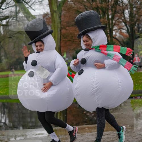 07.12.2025 - St. Pauli X-Mass-Run No. 15 Michael Burmester http://msf.ph/oto/9409673 07.12.2025 11:28:42 Laufen  meine-sportfotos.de