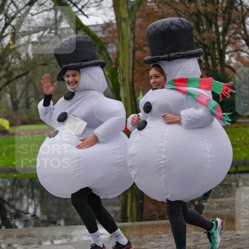07.12.2025 - St. Pauli X-Mass-Run No. 15 Michael Burmester http://msf.ph/oto/9409676 07.12.2025 11:28:42 Laufen  meine-sportfotos.de