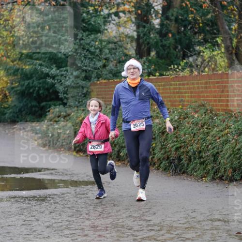 07.12.2025 - St. Pauli X-Mass-Run No. 15 Michael Burmester http://msf.ph/oto/9409685 07.12.2025 11:28:51 Laufen 2629, 2625 meine-sportfotos.de