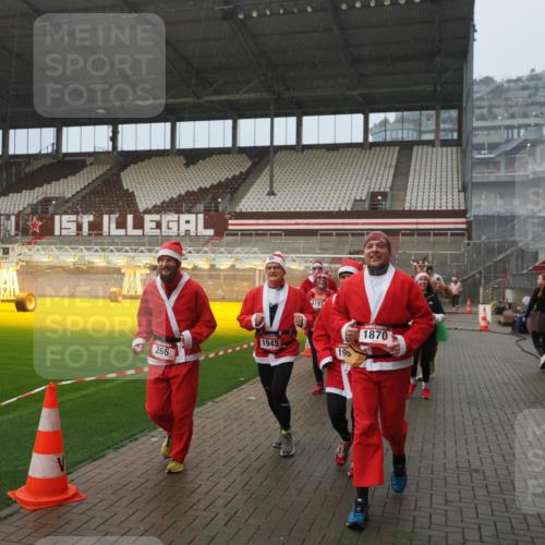 07.12.2025 - St. Pauli X-Mass-Run No. 15 Fabian Wolf http://msf.ph/oto/9409689 07.12.2025 11:09:35 Ziel 59, 66, 266, 330, 971, 1084, 1463, 1477, 1579, 1582, 1641, 1851, 1870, 1945, 1974, 2042, 3151, 4190, 4191 meine-sportfotos.de