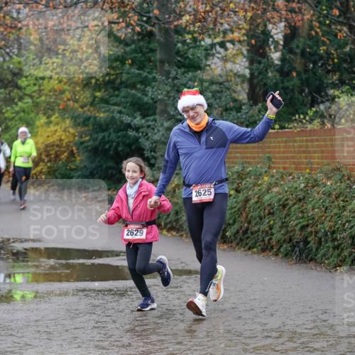 07.12.2025 - St. Pauli X-Mass-Run No. 15 Michael Burmester http://msf.ph/oto/9409691 07.12.2025 11:28:51 Laufen 2629, 2625 meine-sportfotos.de