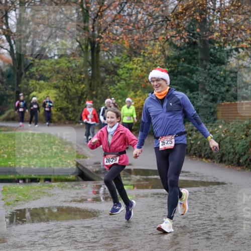 07.12.2025 - St. Pauli X-Mass-Run No. 15 Michael Burmester http://msf.ph/oto/9409694 07.12.2025 11:28:52 Laufen 2629, 2625 meine-sportfotos.de