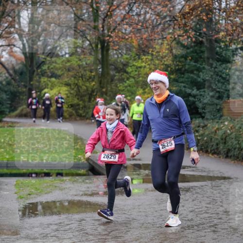 07.12.2025 - St. Pauli X-Mass-Run No. 15 Michael Burmester http://msf.ph/oto/9409697 07.12.2025 11:28:52 Laufen 2629, 2625 meine-sportfotos.de