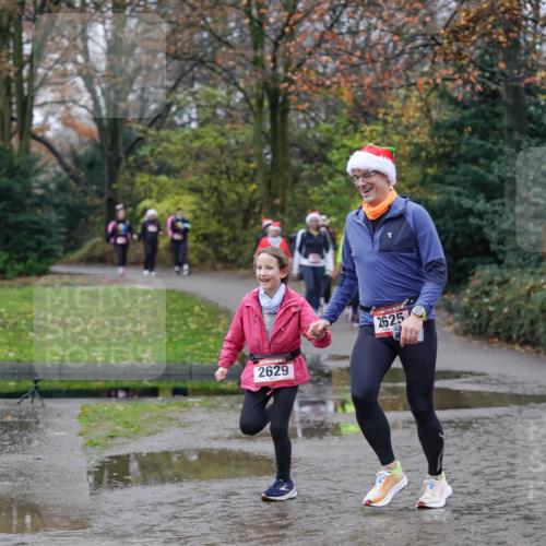 07.12.2025 - St. Pauli X-Mass-Run No. 15 Michael Burmester http://msf.ph/oto/9409700 07.12.2025 11:28:52 Laufen 2629, 2625 meine-sportfotos.de