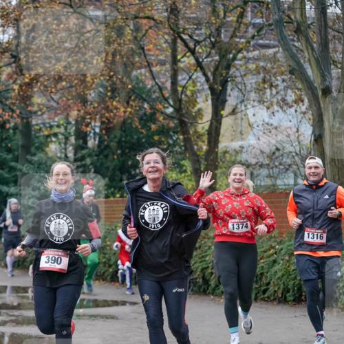 07.12.2025 - St. Pauli X-Mass-Run No. 15 Michael Burmester http://msf.ph/oto/9409717 07.12.2025 09:46:12 Laufen 1910, 390, 1910, 1374, 1316 meine-sportfotos.de