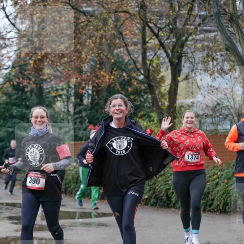 07.12.2025 - St. Pauli X-Mass-Run No. 15 Michael Burmester http://msf.ph/oto/9409723 07.12.2025 09:46:13 Laufen 1910, 1374, 15, 390 meine-sportfotos.de