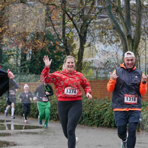 07.12.2025 - St. Pauli X-Mass-Run No. 15 Michael Burmester http://msf.ph/oto/9409734 07.12.2025 09:46:13 Laufen 3464, 1374, 5, 1316 meine-sportfotos.de