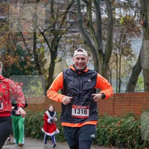 07.12.2025 - St. Pauli X-Mass-Run No. 15 Michael Burmester http://msf.ph/oto/9409740 07.12.2025 09:46:14 Laufen 4, 5, 1316 meine-sportfotos.de
