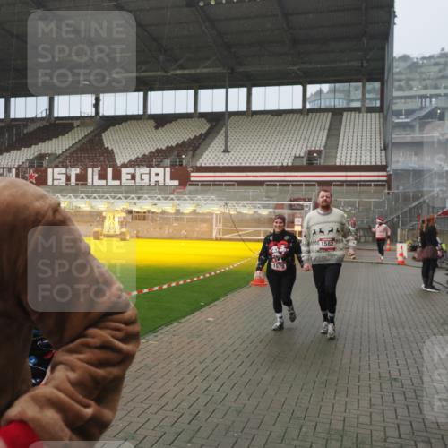 07.12.2025 - St. Pauli X-Mass-Run No. 15 Fabian Wolf http://msf.ph/oto/9409750 07.12.2025 11:09:39 Ziel 59, 66, 266, 330, 814, 971, 1084, 1157, 1463, 1477, 1579, 1582, 1641, 1851, 1870, 1945, 1974, 2042, 3151, 4190, 4191 meine-sportfotos.de