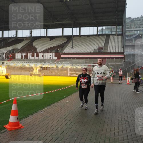 07.12.2025 - St. Pauli X-Mass-Run No. 15 Fabian Wolf http://msf.ph/oto/9409757 07.12.2025 11:09:39 Ziel 59, 66, 266, 330, 814, 971, 1084, 1157, 1463, 1477, 1579, 1582, 1641, 1851, 1870, 1945, 1974, 2042, 3151, 4190, 4191 meine-sportfotos.de