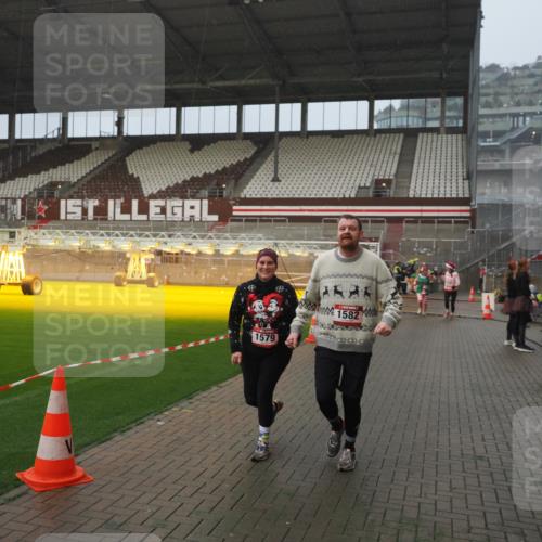 07.12.2025 - St. Pauli X-Mass-Run No. 15 Fabian Wolf http://msf.ph/oto/9409767 07.12.2025 11:09:40 Ziel 59, 66, 266, 330, 814, 971, 1084, 1157, 1463, 1579, 1582, 1851, 1870, 1945, 1974, 2042, 3151, 4190, 4191 meine-sportfotos.de