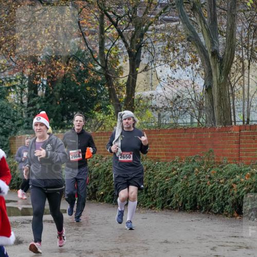 07.12.2025 - St. Pauli X-Mass-Run No. 15 Michael Burmester http://msf.ph/oto/9409769 07.12.2025 09:46:17 Laufen 2968, 2650 meine-sportfotos.de