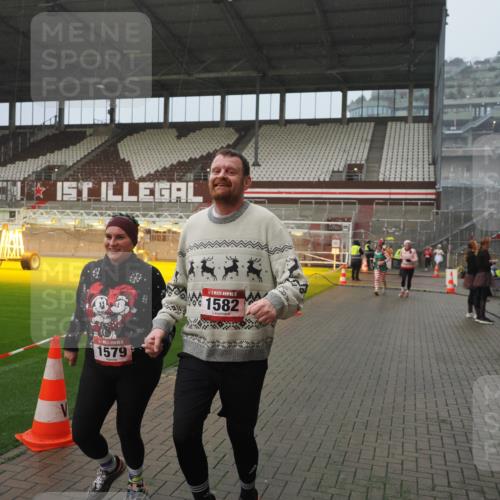 07.12.2025 - St. Pauli X-Mass-Run No. 15 Fabian Wolf http://msf.ph/oto/9409779 07.12.2025 11:09:40 Ziel 59, 66, 266, 330, 814, 971, 1084, 1157, 1463, 1579, 1582, 1851, 1870, 1945, 1974, 2042, 3151, 4190, 4191 meine-sportfotos.de