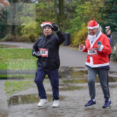 07.12.2025 - St. Pauli X-Mass-Run No. 15 Michael Burmester http://msf.ph/oto/9409780 07.12.2025 11:29:09 Laufen 15, 45, 15, 339 meine-sportfotos.de