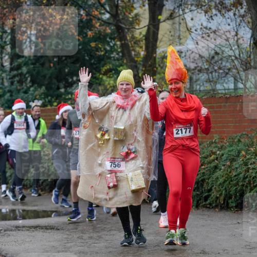 07.12.2025 - St. Pauli X-Mass-Run No. 15 Michael Burmester http://msf.ph/oto/9409802 07.12.2025 09:46:21 Laufen 27, 756, 5, 2177 meine-sportfotos.de