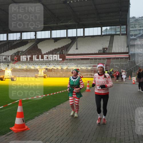 07.12.2025 - St. Pauli X-Mass-Run No. 15 Fabian Wolf http://msf.ph/oto/9409812 07.12.2025 11:09:46 Ziel 59, 66, 330, 696, 737, 814, 863, 1157, 1163, 1579, 1582, 4190, 4191 meine-sportfotos.de
