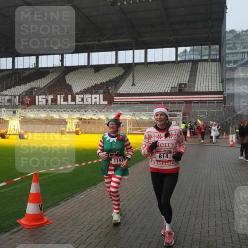07.12.2025 - St. Pauli X-Mass-Run No. 15 Fabian Wolf http://msf.ph/oto/9409819 07.12.2025 11:09:46 Ziel 59, 66, 330, 696, 737, 814, 863, 1157, 1163, 1579, 1582, 4190, 4191 meine-sportfotos.de