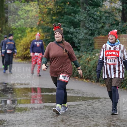 07.12.2025 - St. Pauli X-Mass-Run No. 15 Michael Burmester http://msf.ph/oto/9409833 07.12.2025 11:29:56 Laufen 923, 15, 3121 meine-sportfotos.de