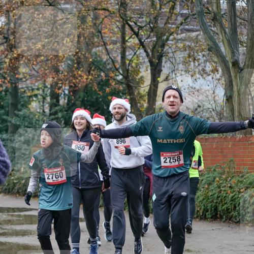 07.12.2025 - St. Pauli X-Mass-Run No. 15 Michael Burmester http://msf.ph/oto/9409835 07.12.2025 09:46:25 Laufen 2760, 960, 896, 5, 2758 meine-sportfotos.de