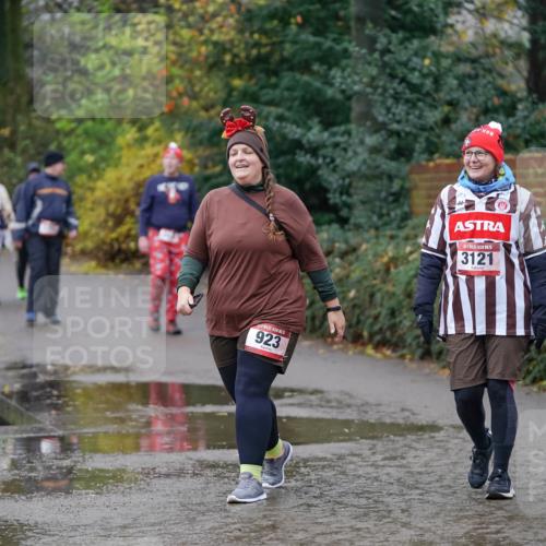 07.12.2025 - St. Pauli X-Mass-Run No. 15 Michael Burmester http://msf.ph/oto/9409836 07.12.2025 11:29:56 Laufen 923, 15, 3121 meine-sportfotos.de