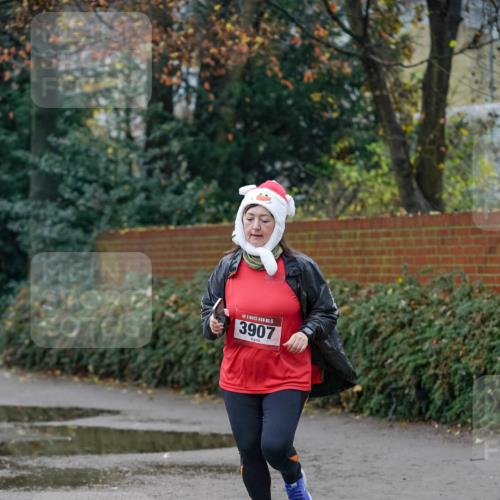 07.12.2025 - St. Pauli X-Mass-Run No. 15 Michael Burmester http://msf.ph/oto/9409867 07.12.2025 09:46:29 Laufen 15, 3907 meine-sportfotos.de
