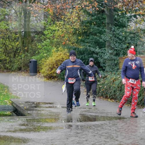 07.12.2025 - St. Pauli X-Mass-Run No. 15 Michael Burmester http://msf.ph/oto/9409884 07.12.2025 11:30:06 Laufen 3743, 3746, 3412 meine-sportfotos.de