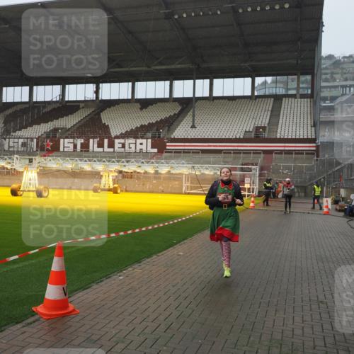 07.12.2025 - St. Pauli X-Mass-Run No. 15 Fabian Wolf http://msf.ph/oto/9409894 07.12.2025 11:09:57 Ziel 696, 720, 737, 753, 755, 814, 863, 1157, 1163 meine-sportfotos.de