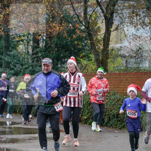 07.12.2025 - St. Pauli X-Mass-Run No. 15 Michael Burmester http://msf.ph/oto/9409910 07.12.2025 09:46:45 Laufen 261, 3493, 3874, 2745, 4205 meine-sportfotos.de