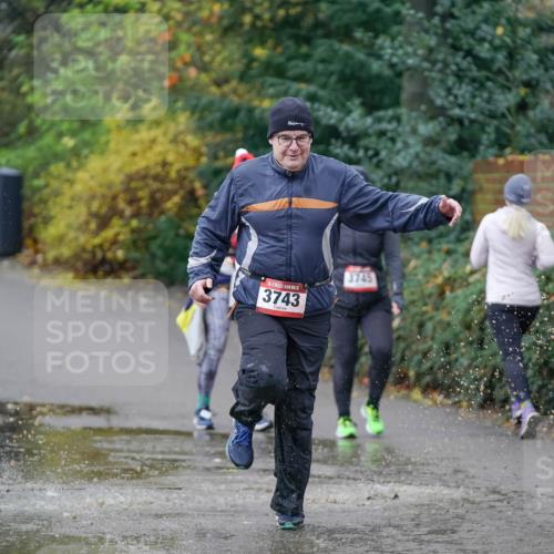 07.12.2025 - St. Pauli X-Mass-Run No. 15 Michael Burmester http://msf.ph/oto/9409914 07.12.2025 11:30:07 Laufen 15, 3743, 3745 meine-sportfotos.de