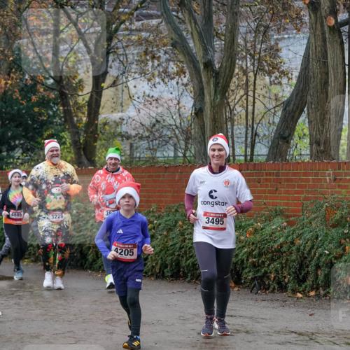 07.12.2025 - St. Pauli X-Mass-Run No. 15 Michael Burmester http://msf.ph/oto/9409919 07.12.2025 09:46:46 Laufen 4885, 3229, 39, 4205, 3495 meine-sportfotos.de