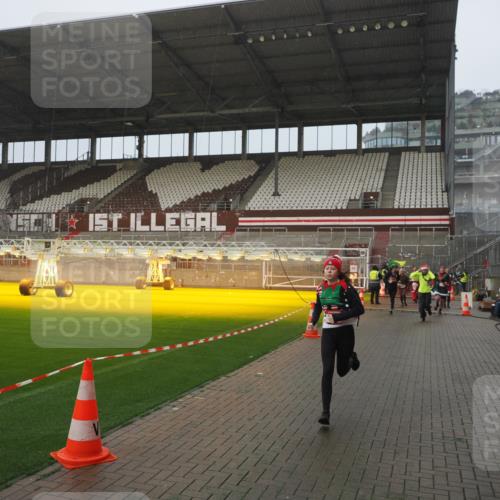 07.12.2025 - St. Pauli X-Mass-Run No. 15 Fabian Wolf http://msf.ph/oto/9409927 07.12.2025 11:10:16 Ziel 42, 980, 1298, 1299, 2371 meine-sportfotos.de