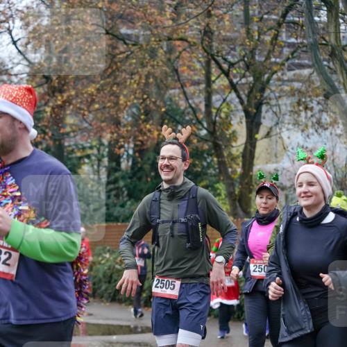 07.12.2025 - St. Pauli X-Mass-Run No. 15 Michael Burmester http://msf.ph/oto/9410007 07.12.2025 09:46:55 Laufen 32, 2505, 250 meine-sportfotos.de