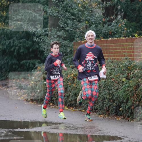 07.12.2025 - St. Pauli X-Mass-Run No. 15 Michael Burmester http://msf.ph/oto/9410026 07.12.2025 11:38:08 Laufen 3276, 3280 meine-sportfotos.de