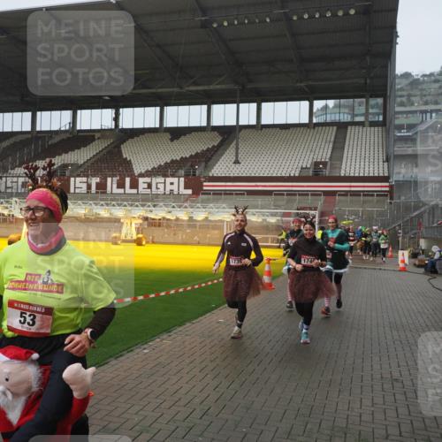 07.12.2025 - St. Pauli X-Mass-Run No. 15 Fabian Wolf http://msf.ph/oto/9410031 07.12.2025 11:10:26 Ziel 30, 31, 42, 49, 53, 134, 980, 1298, 1299, 1398, 1692, 1694, 1697, 1739, 1740, 2371 meine-sportfotos.de